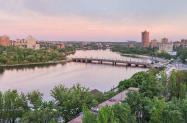 Окупанти визнали забруднення річки Кальміус та заговорили про очистку до Азовського моря