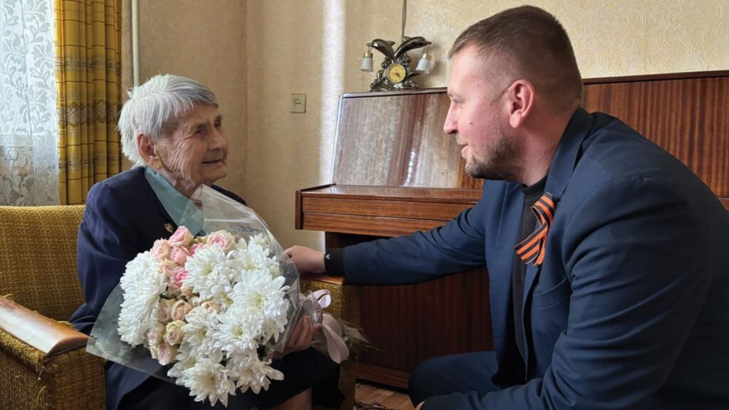 На “підтанцьовуванні”: Хто є в політикумі “ЛНР”, крім “Єдиної Росії”