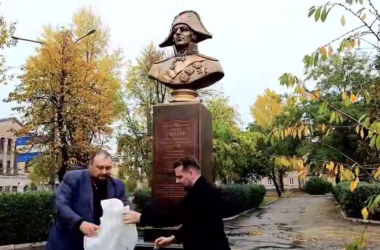 На окупованій Луганщині відкрили бюст російському адміралу Федору Ушакову. Він ніколи там не був