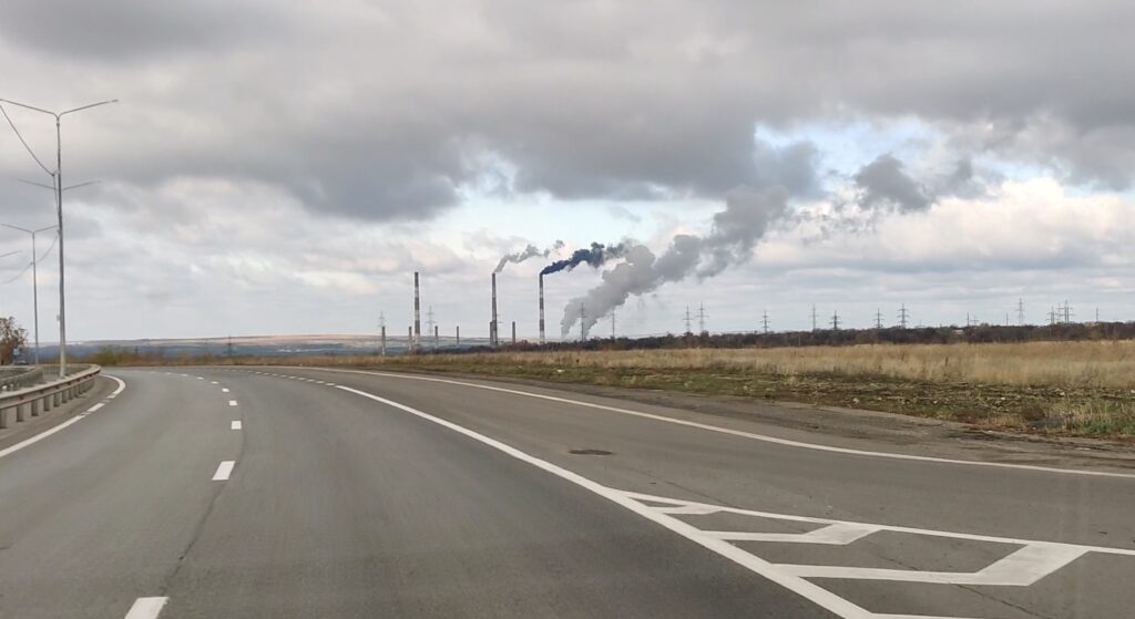 У мережі показали наслідки пожежі на ТЕС в Щасті: окупована область поринула у блекаут
