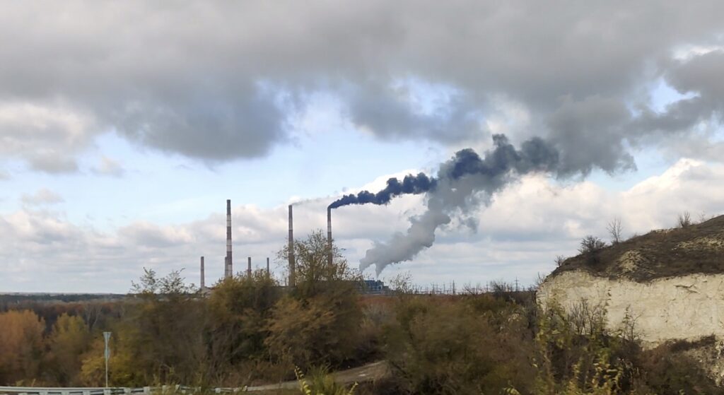 У мережі показали наслідки пожежі на ТЕС в Щасті: окупована область поринула у блекаут