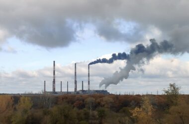 У мережі показали наслідки пожежі на ТЕС в Щасті: окупована область поринула у блекаут