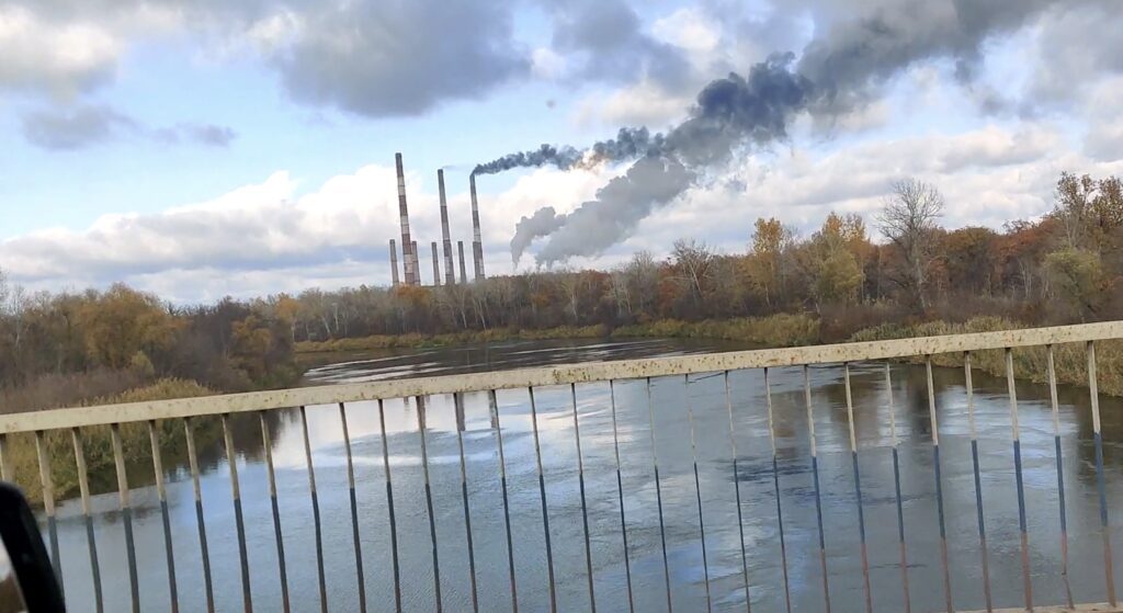 У мережі показали наслідки пожежі на ТЕС в Щасті: окупована область поринула у блекаут