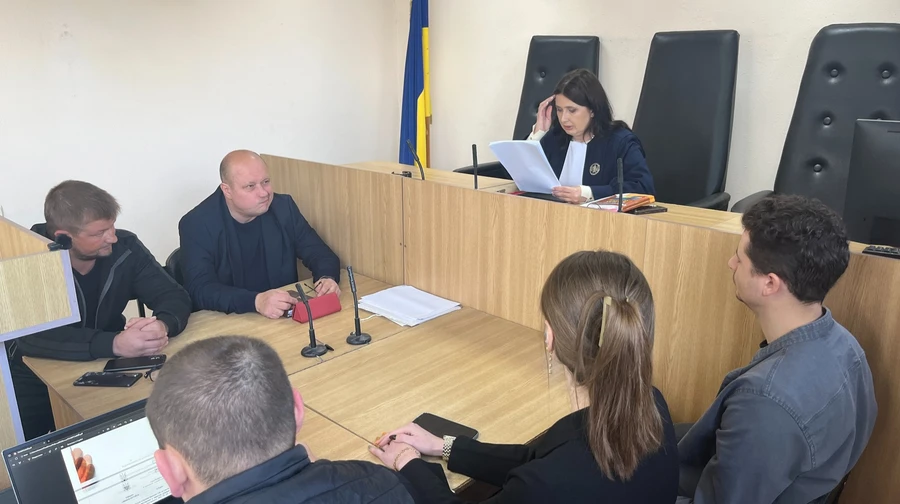 Суд виніс вирок експрацівнику ТЦК, який побив учителя в Харкові