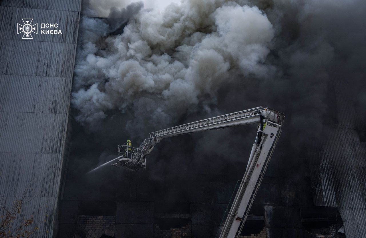 Один з останніх ударів РФ знищив 20% місячного запасу медикаментів в Україні