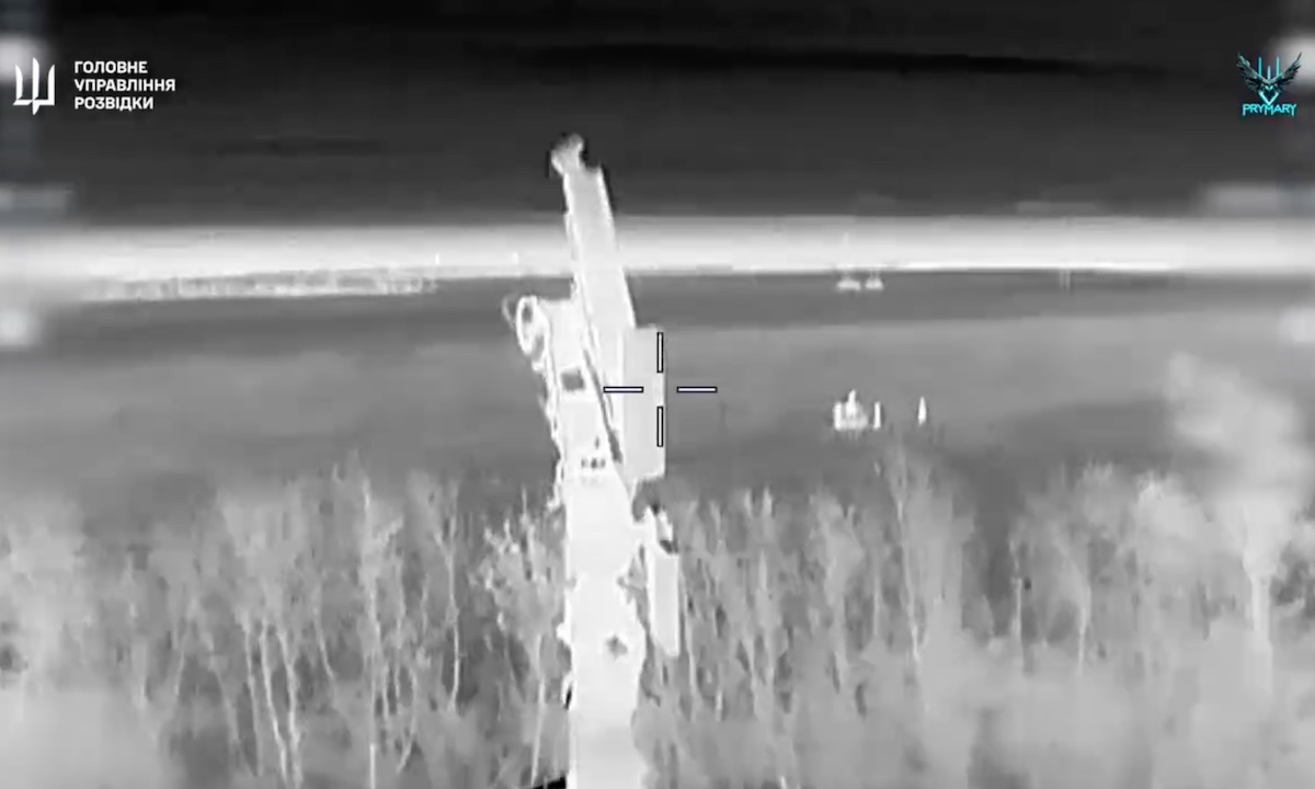 Пускова установка та радари ППО росіян уражені на окупованій Донецькій області. У ГУР показали відео ударів