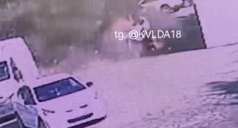 Вибух на Чорноморській у Луганську: з’явилось відео з камер відеоспостереження