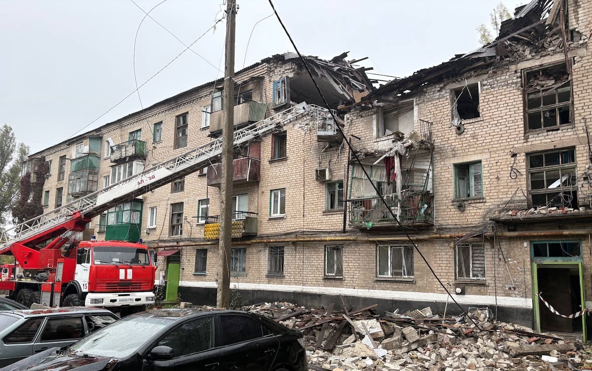У Хрустальному в багатоквартирному будинку прогримів вибух. Окупанти кажуть, що це був вибух побутового газу