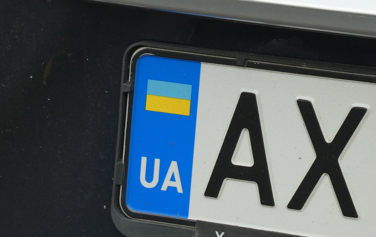 У так званій “ЛНР” збираються “розмитнювати” автомобілі з українськими номерами з наступного року