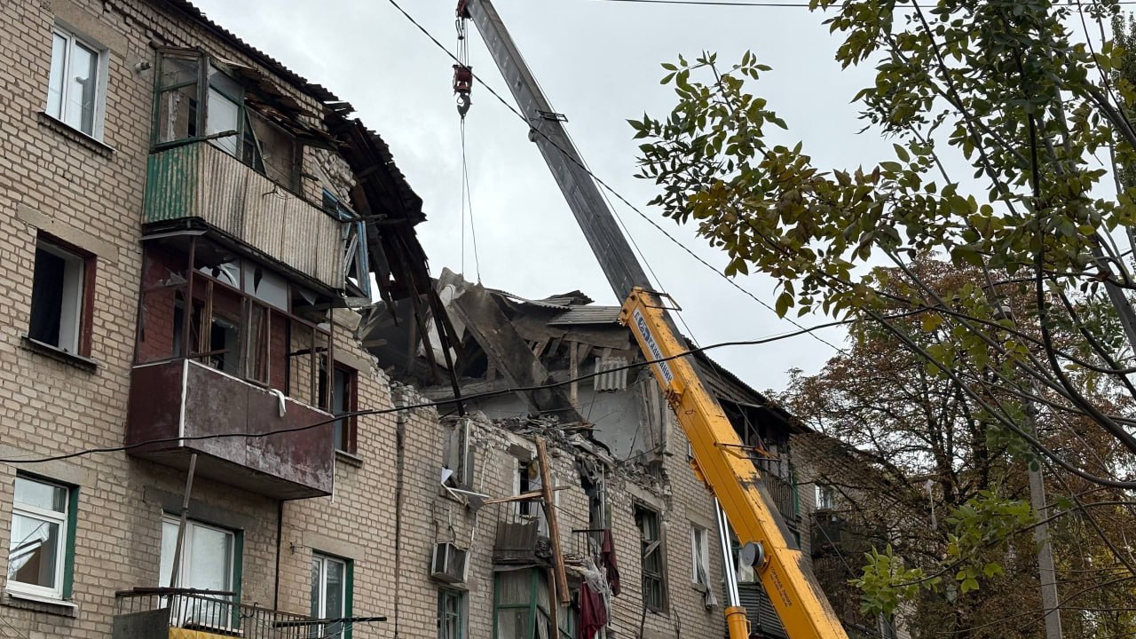 В Хрустальному показали будинок, де через витік газу вибух знищив цілий поверх