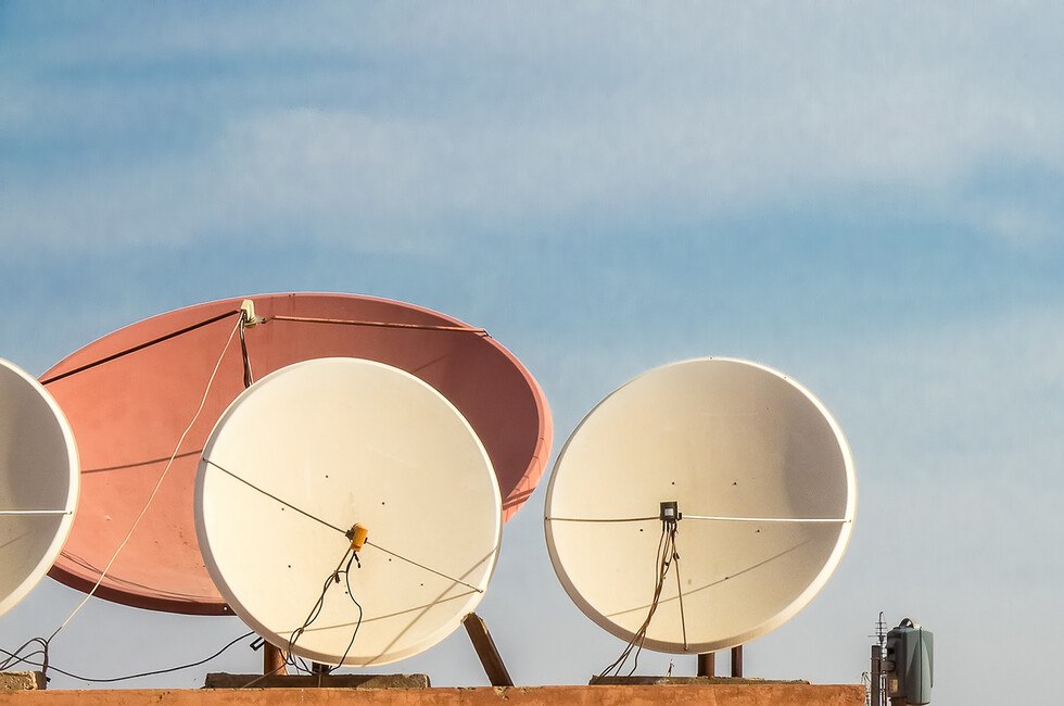 В Донецьку слідом за Луганськом заборонили “іноземні” супутникові антени