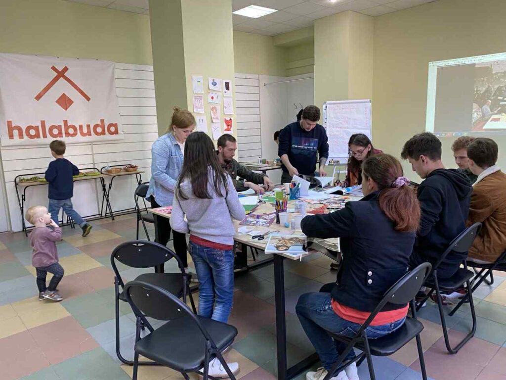 Халабуда жива: як маріупольчанка продовжує справу зниклого чоловіка