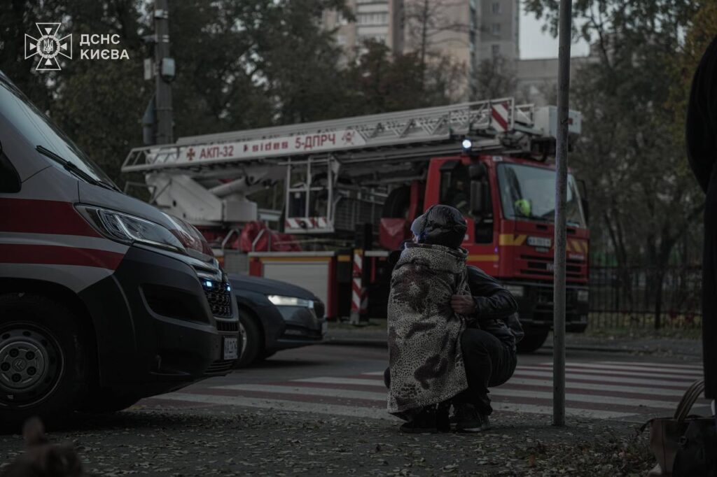 Нічна атака по Україні: рятувальники показали кадри ліквідації наслідків
