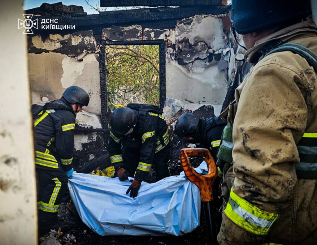 Нічна атака по Україні: рятувальники показали кадри ліквідації наслідків