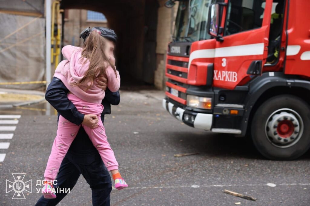 Нічна атака по Україні: рятувальники показали кадри ліквідації наслідків