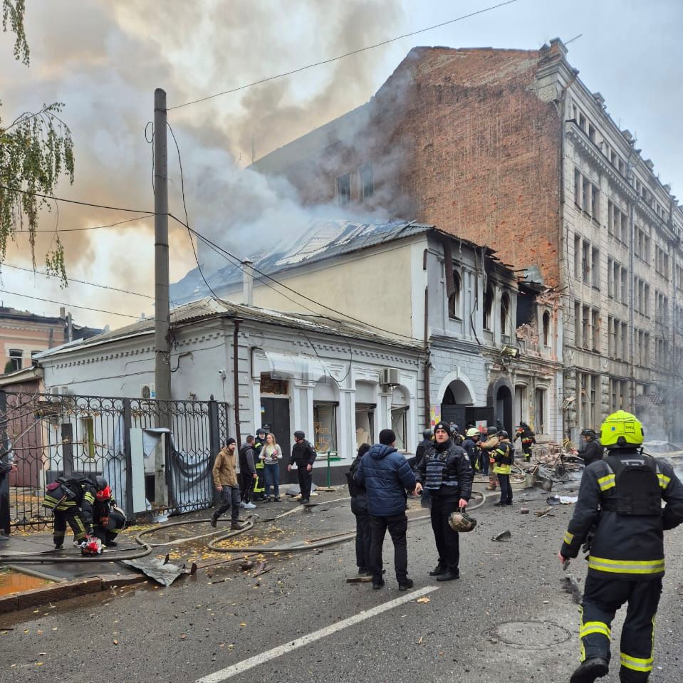 Нічна атака по Україні: рятувальники показали кадри ліквідації наслідків