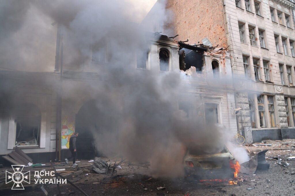 Нічна атака по Україні: рятувальники показали кадри ліквідації наслідків