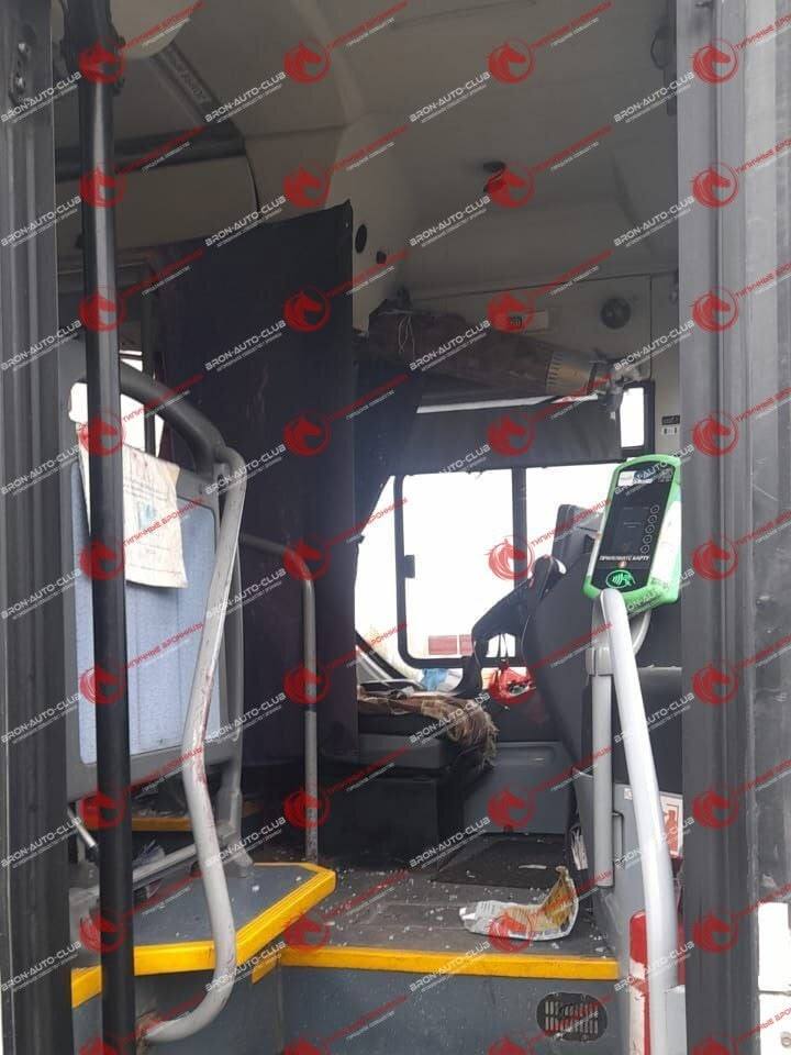 У Підмосков’ї частина ракети ППО пробила дах пасажирського автобуса