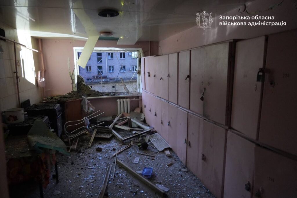 Вночі окупанти атакували Запоріжжя: з-під завалів дістали два тіла