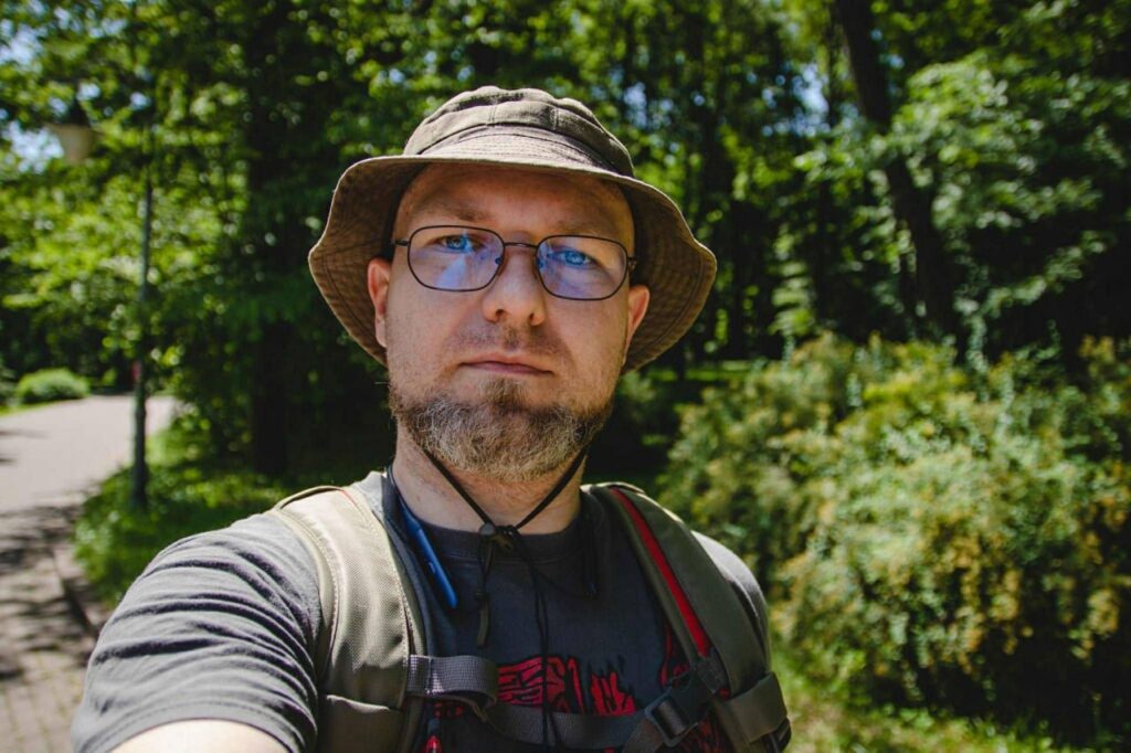 “Прошита біографія трамвайним полотном”: як робітник маріупольського заводу став поетом