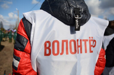 Під обстріли та атаки дронів. У “ДНР” заявили про наміри відправляти волонтерів у прифронтові окуповані населені пункти