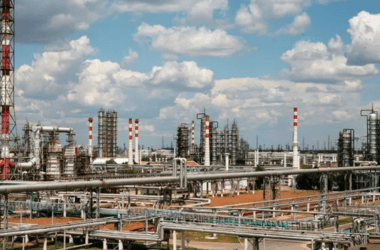 Волгоградський нафтопереробний завод у Росії припинив роботу після удару українських безпілотників