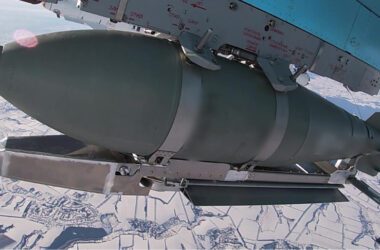 Найбільше в жовтні. У Міноборони розказали, скільки КАБів росіяни скинули на позиції українських бійців