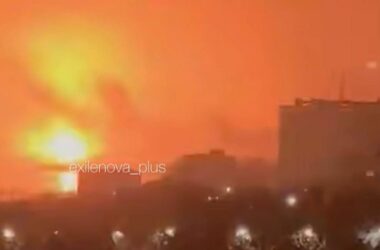 Масована нічна атака дронів по Росії: вибухи в Ростовській області, уражено літак А-60 та є загиблі