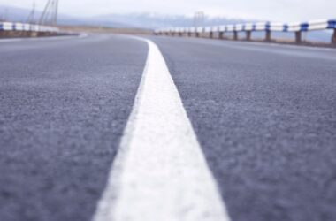 Водії чекають годинами. Зʼявилося відео з непідконтрольній частині кордону з Росією