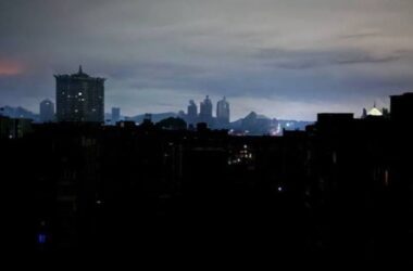 Масштабний блекаут у окупованому Донецьку: мешканці чули вибухи, фіксували роботу ППО та БпЛА