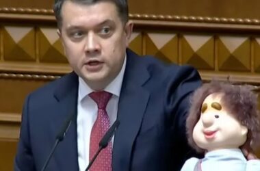 Галущенка та Гринчук не змогли відправити у відставку: депутати заблокували трибуну Ради