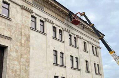 В окупованому Маріуполі показали, що відбувається у Драмтеатрі піл час ремонту