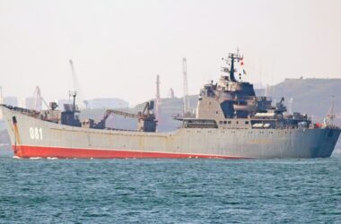 Система ППО та десантний корабель уражені в Новоросійську під час нічної атаки ЗСУ