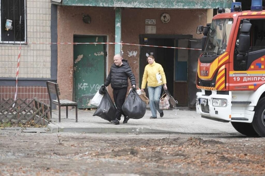 Журналістка розповіла, як ледь не загинула з донькою від удару “шахеда” по будинку у Дніпрі