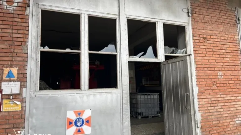 Внаслідок ударів по Слов&#8217;янську пошкоджена пожежна частина: фото