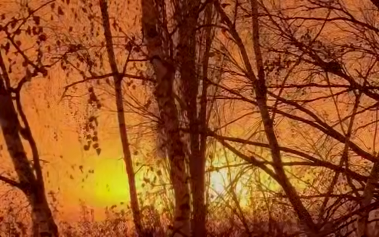 Вночі безпілотники атакували російські Саратов, Енгельс та Таганрог: кадри вибухів та пожеж публікують місцеві жителі