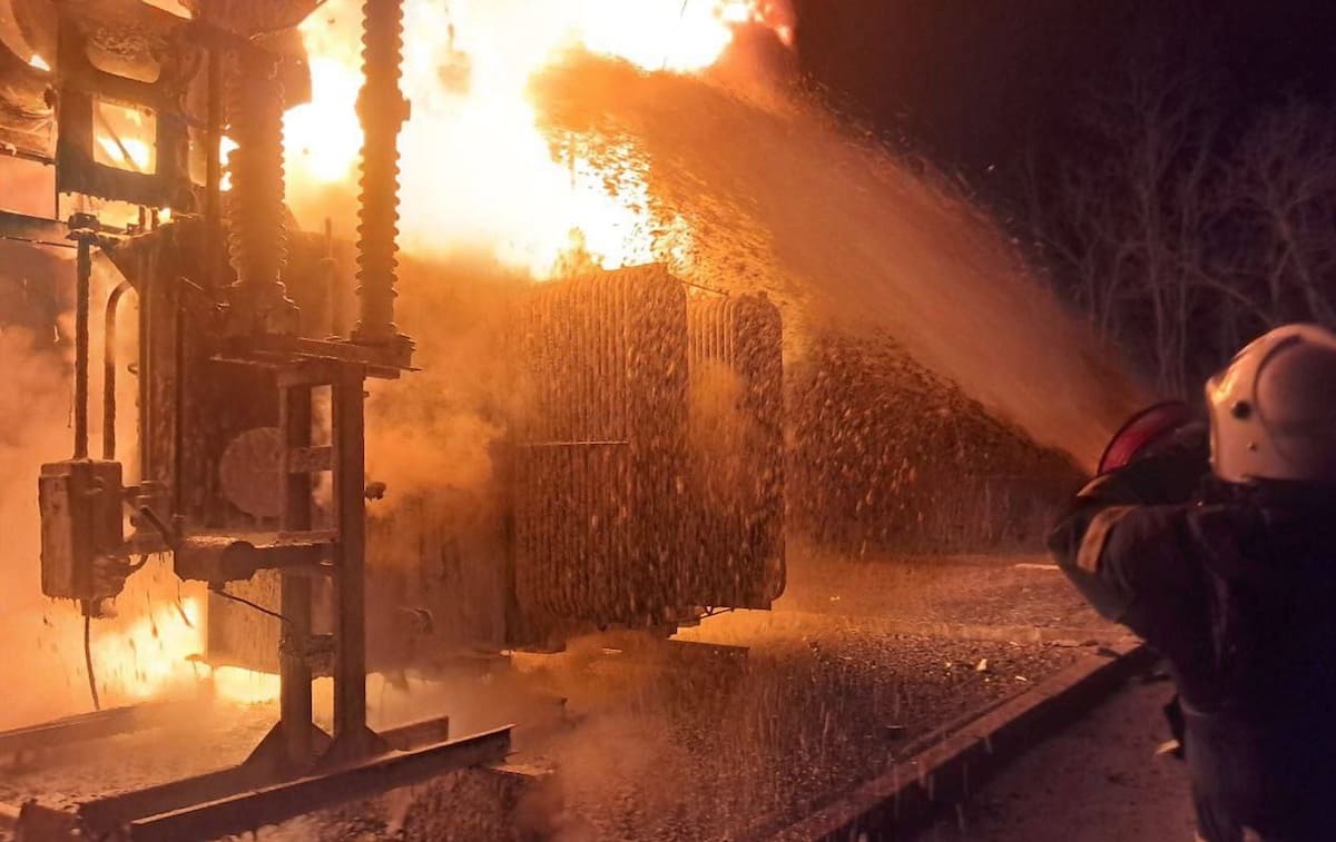 Окупанти заявили, що ввечері на окупованій Луганщині було атаковано відразу п’ять електропідстанцій