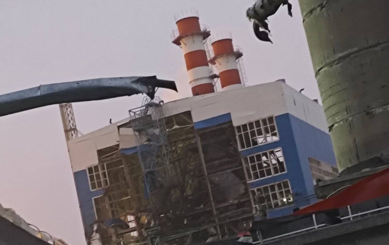 У мережі опублікували кадри масштабних пожеж після атак російських Таганрога та Воронежа