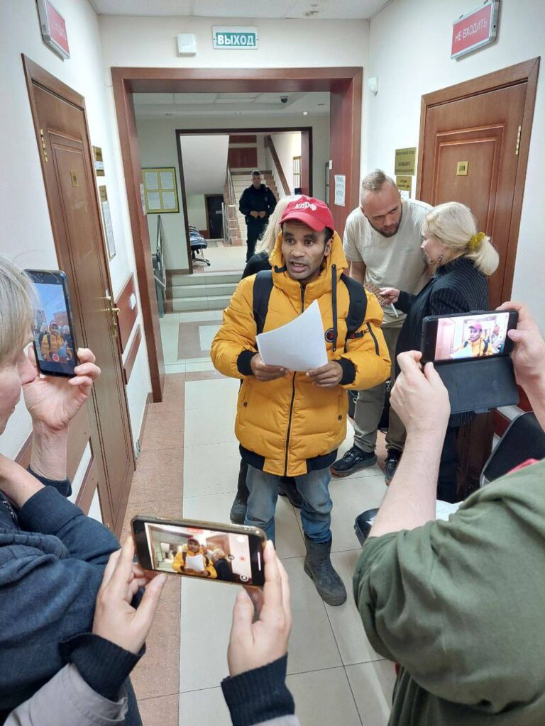 Колишній бойовик &#8220;ЛНР&#8221; Бенес Айо отримав штраф у Москві за протест проти забудови &#8220;Лосиного острова&#8221;