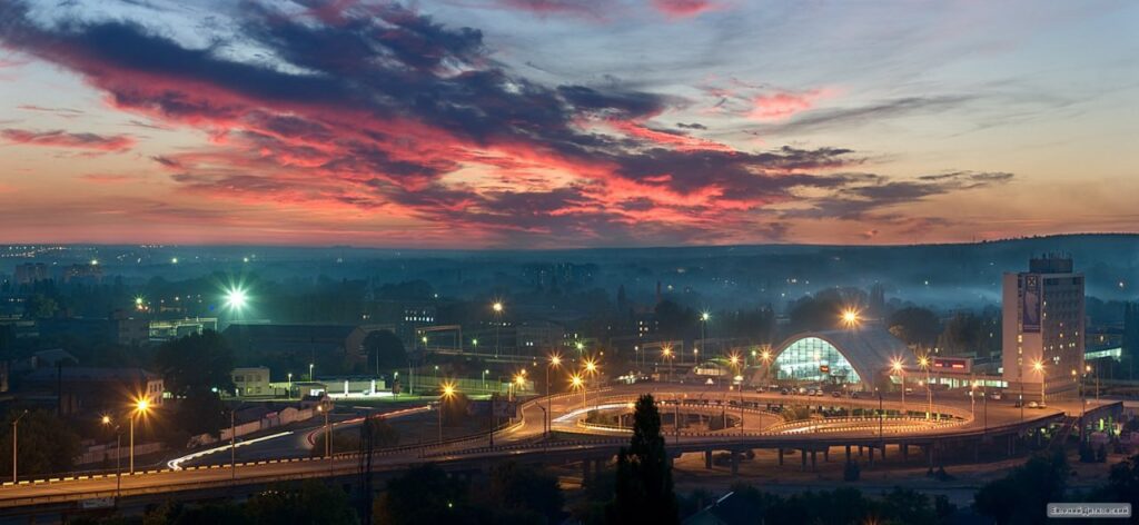 Луганська мова: минтуси за суп або коли &#8220;багети&#8221; — це не про французькі булки