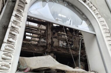 Написи, які нагадують про війну. З&#8217;явились свіжі фото окупованого Сіверськодонецька