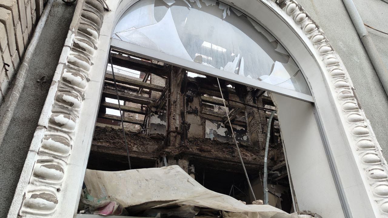 Написи, які нагадують про війну. З&#8217;явились свіжі фото окупованого Сіверськодонецька