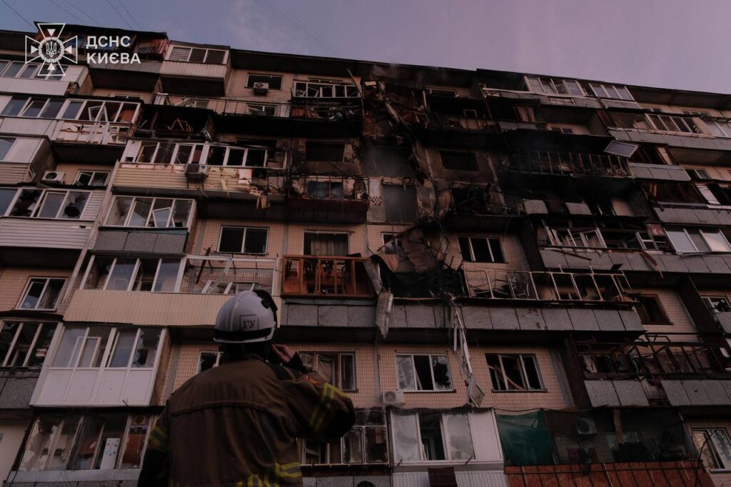 Серед загиблих — літня пара: подробиці нічної атаки на Київ