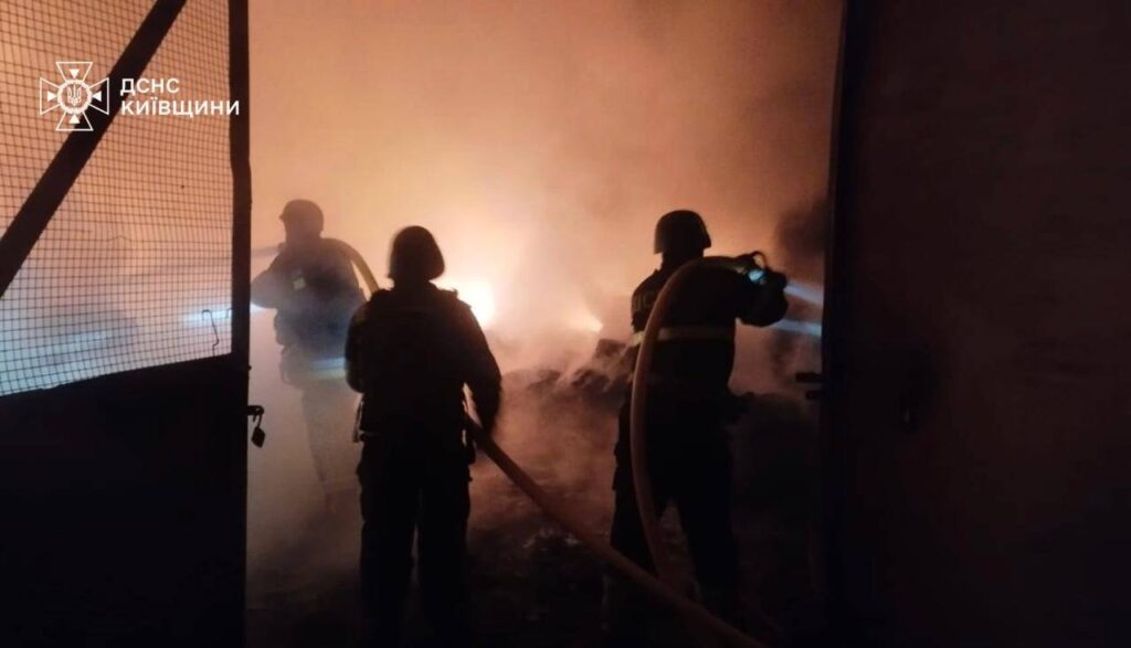 Серед загиблих — літня пара: подробиці нічної атаки на Київ