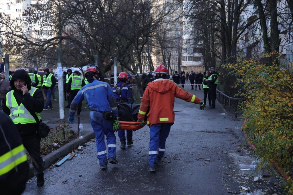 Серед загиблих — літня пара: подробиці нічної атаки на Київ
