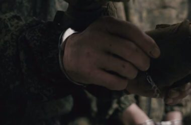 На Донеччині взяли в полон 21 росіянина: “Азов” опублікував відео полонених