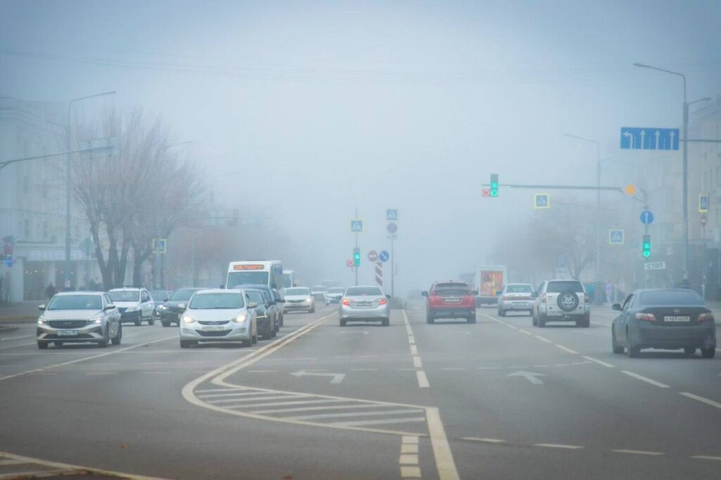 У Луганську з самого ранку – густий туман: опубліковані фотографії