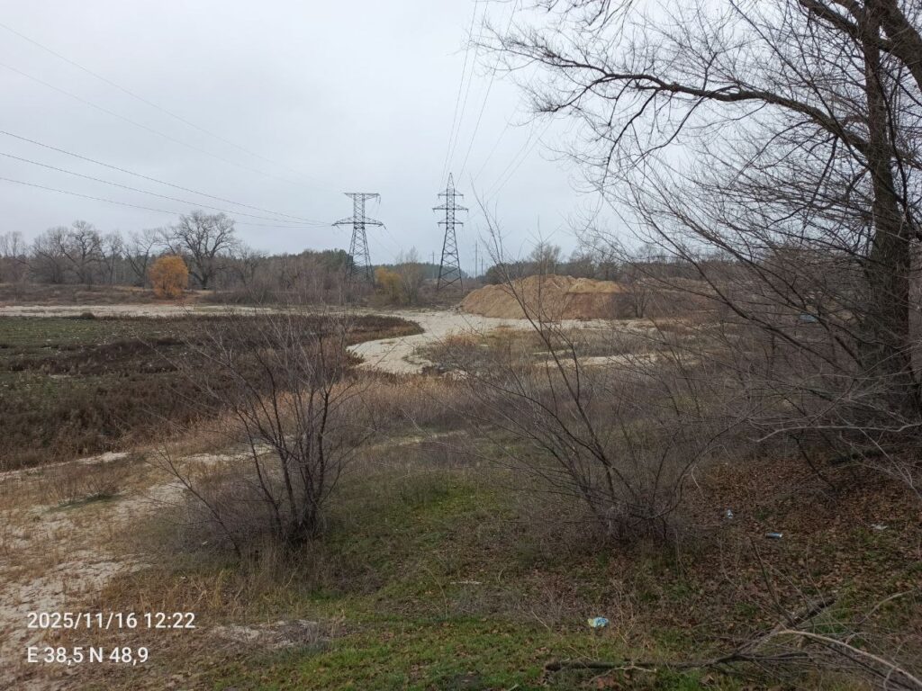 Нові фото з окупованого Сєвєродонецька показали повне зникнення озера Чисте