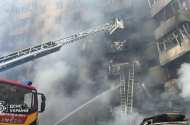 Масована нічна атака РФ: десятки поранених, загиблі, зруйновані будинки та пошкоджена енергетика