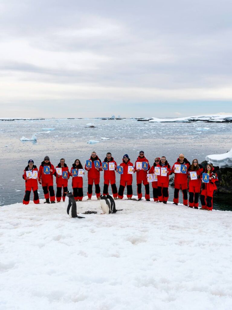 “Луганськ–Антарктида”: полярники привітали жителів в окупації з Днем гідності та свободи